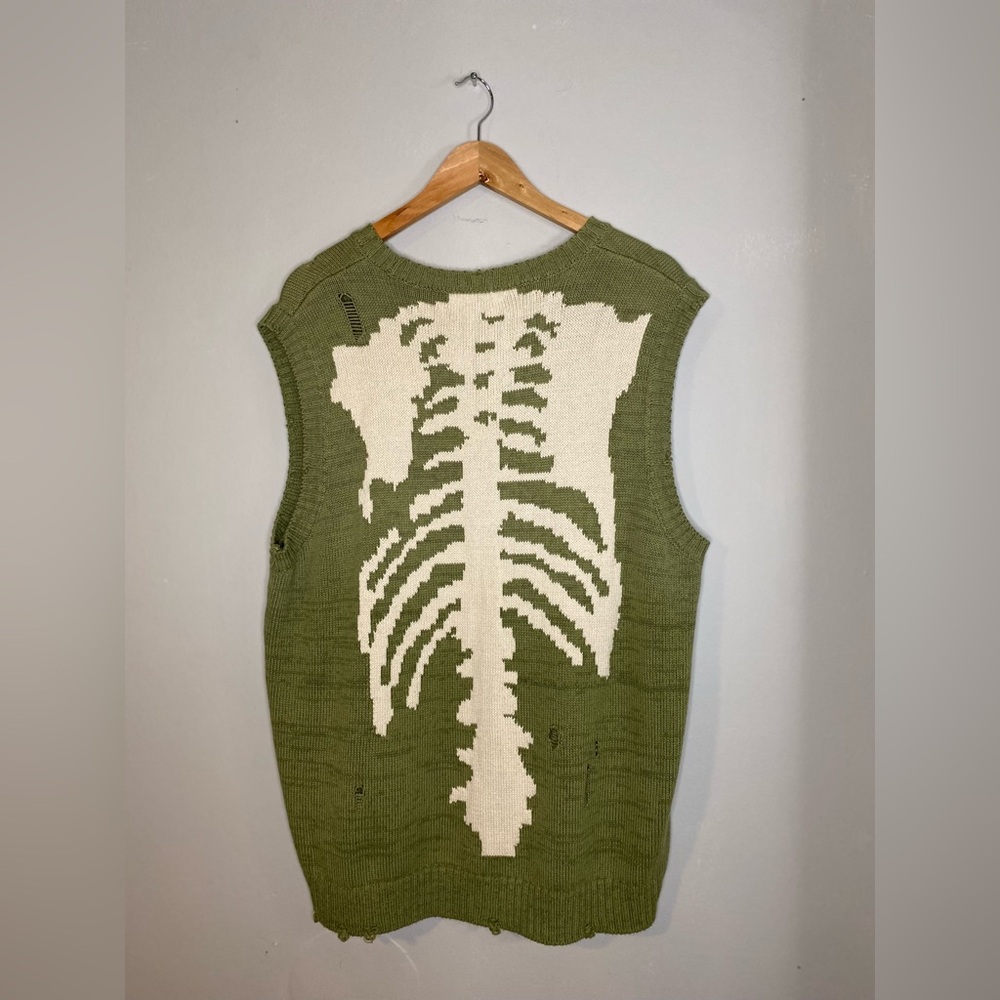 green skeleton